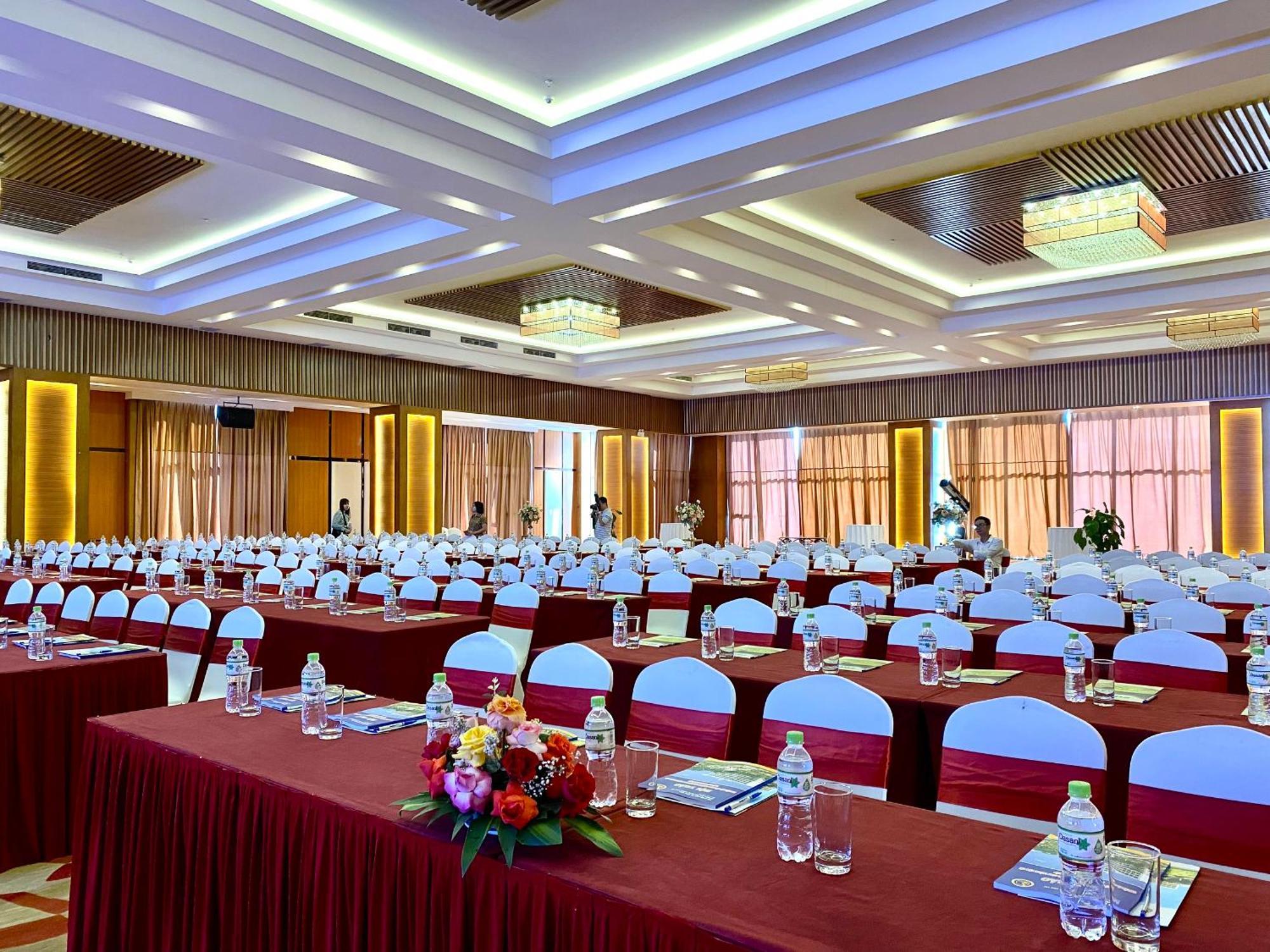 Muong Thanh Luxury Nhat Le Hotel Dong Hoi Exterior foto
