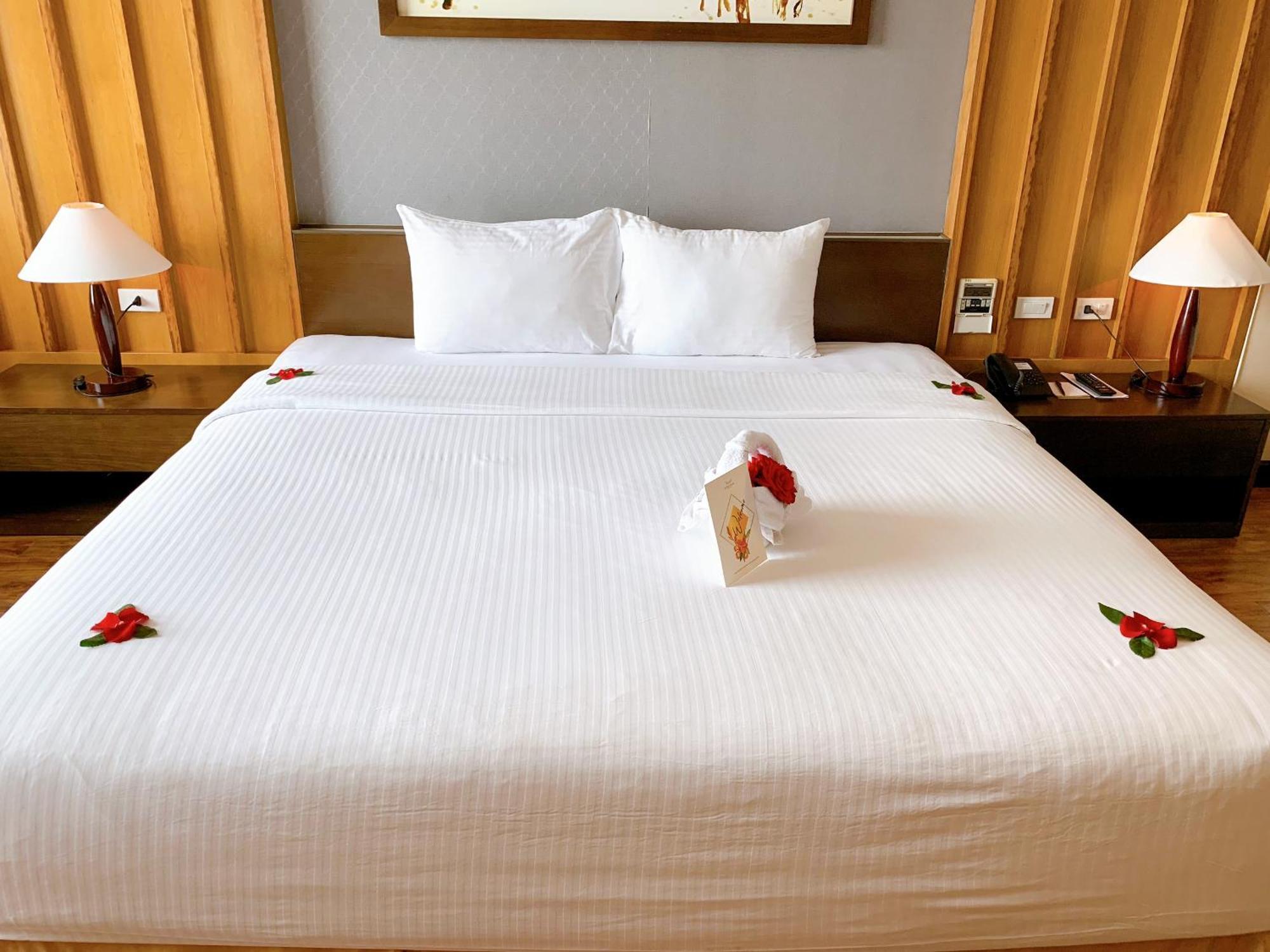 Muong Thanh Luxury Nhat Le Hotel Dong Hoi Exterior foto